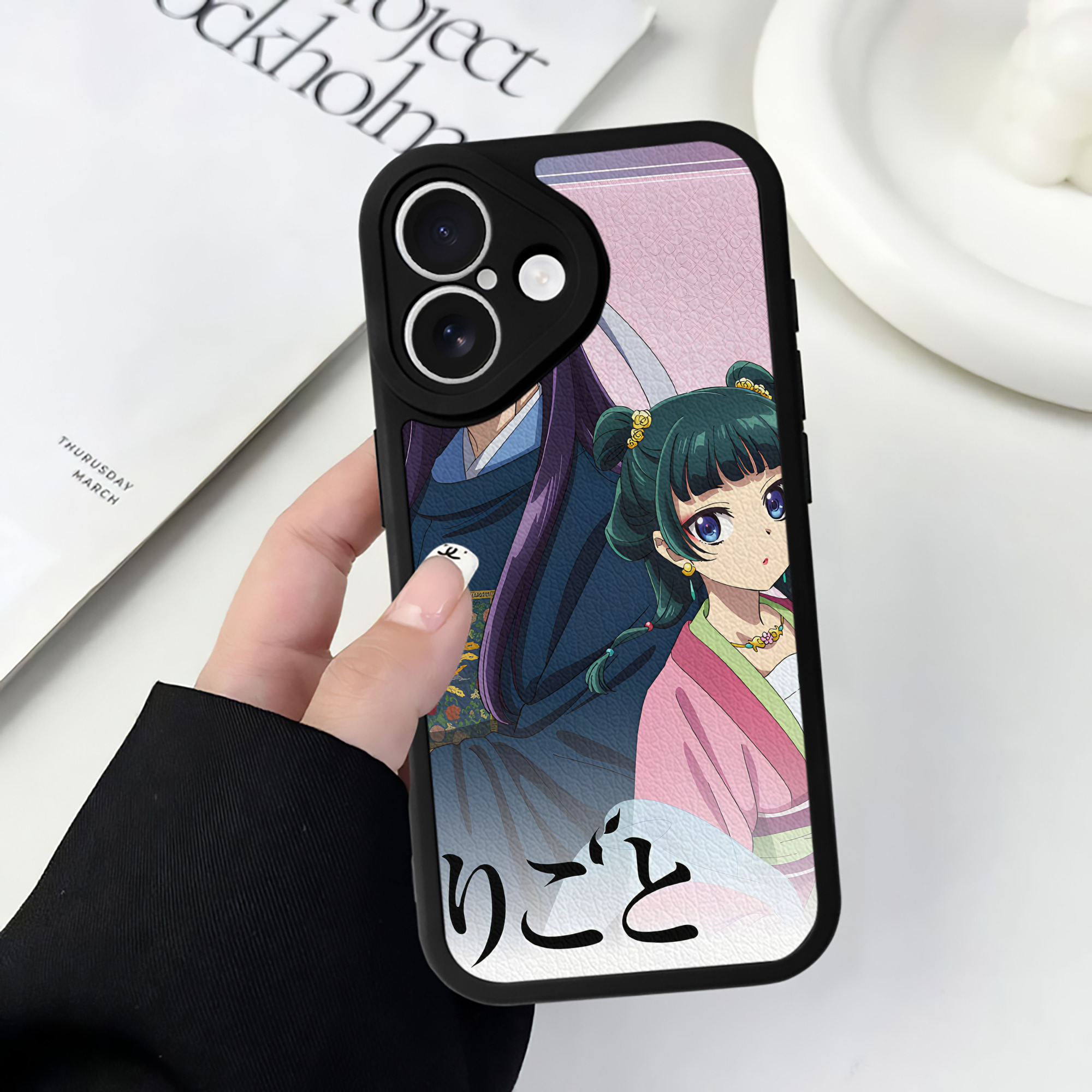 （画像用） 薬屋のひとりごと The Apothecary Diaries 【iPhone 16シリーズ対応】シリコンスマホケース（レザー調） 材質：シリコン